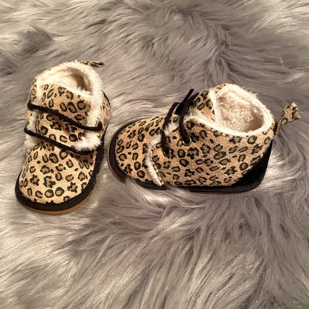 Boutique Baby Leopard Print Faux Fur Boots - Picture 4 of 6